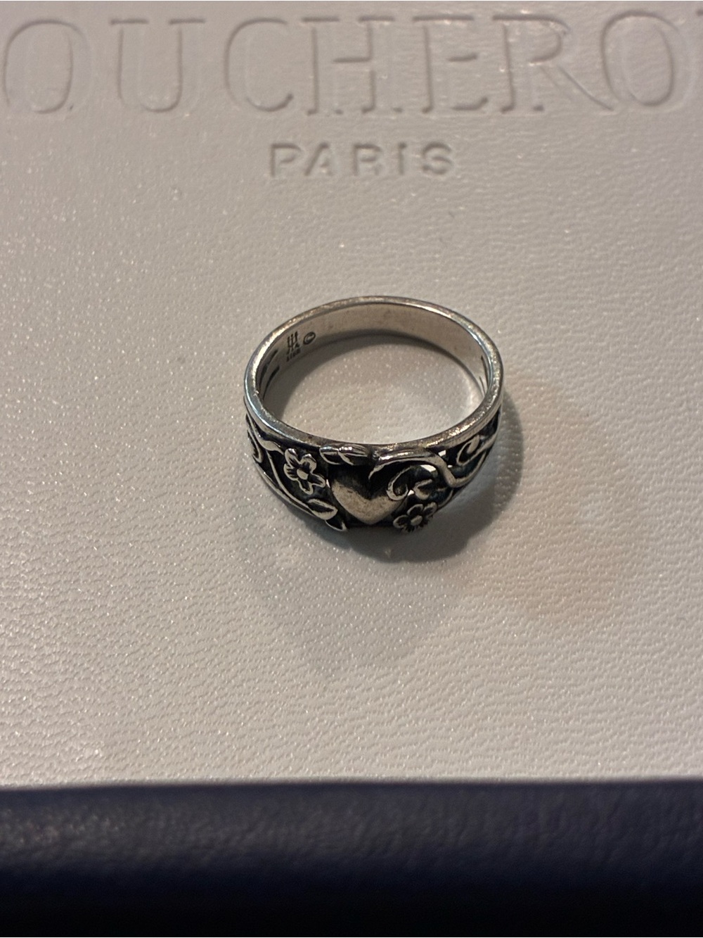 James Avery Retired Silver Heart and Vines Ring Size